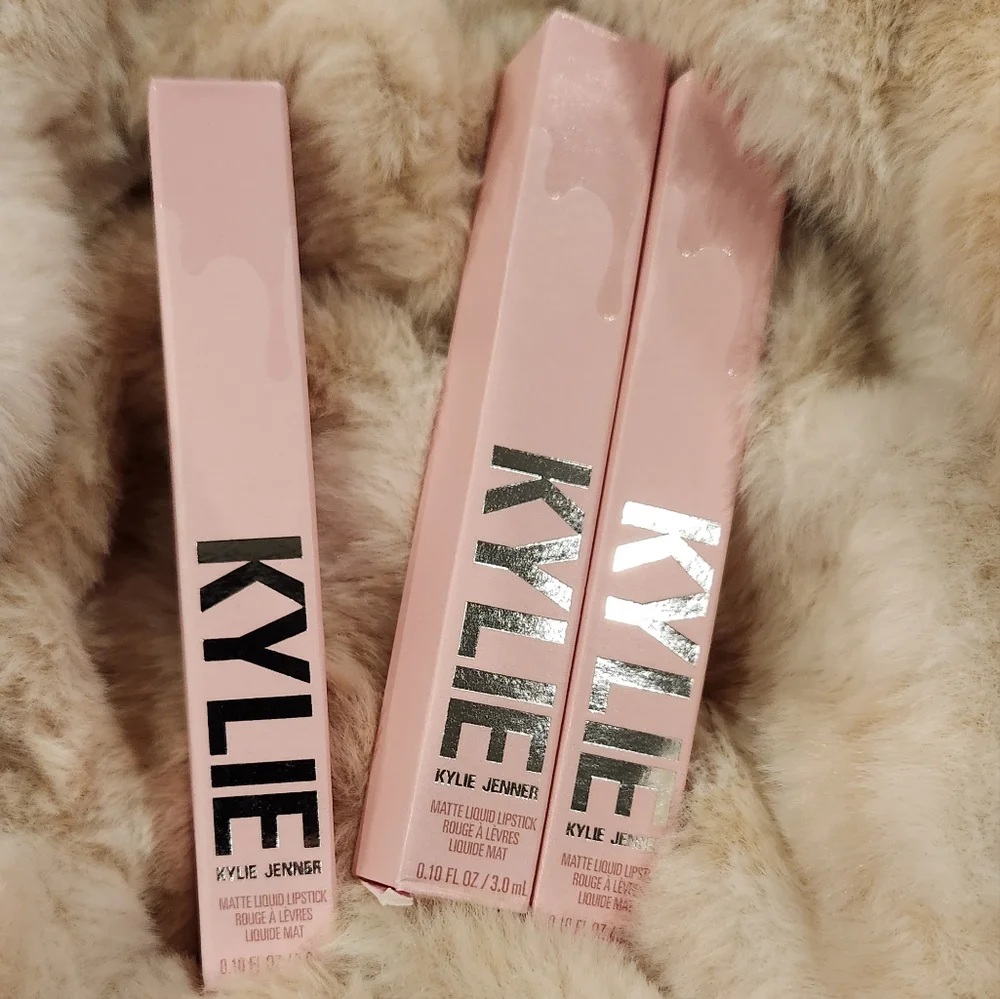 KYLIE COSMETICS- Matte Liquid Lipstick- Candy K - Picture 8 of 8